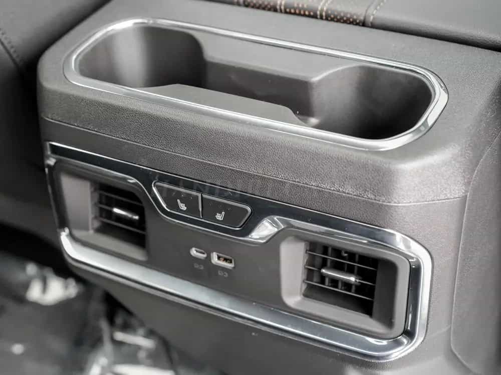 Chevrolet Silverado 2025 High Country € 65000 NIGHT PACKAGE null-photo-30