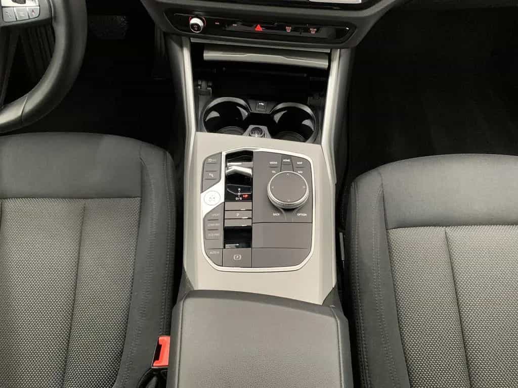 BMW 320 d HUD/SHZ/PDC/NAV/KLIMA/Apple/8fach 08/2023-photo-16