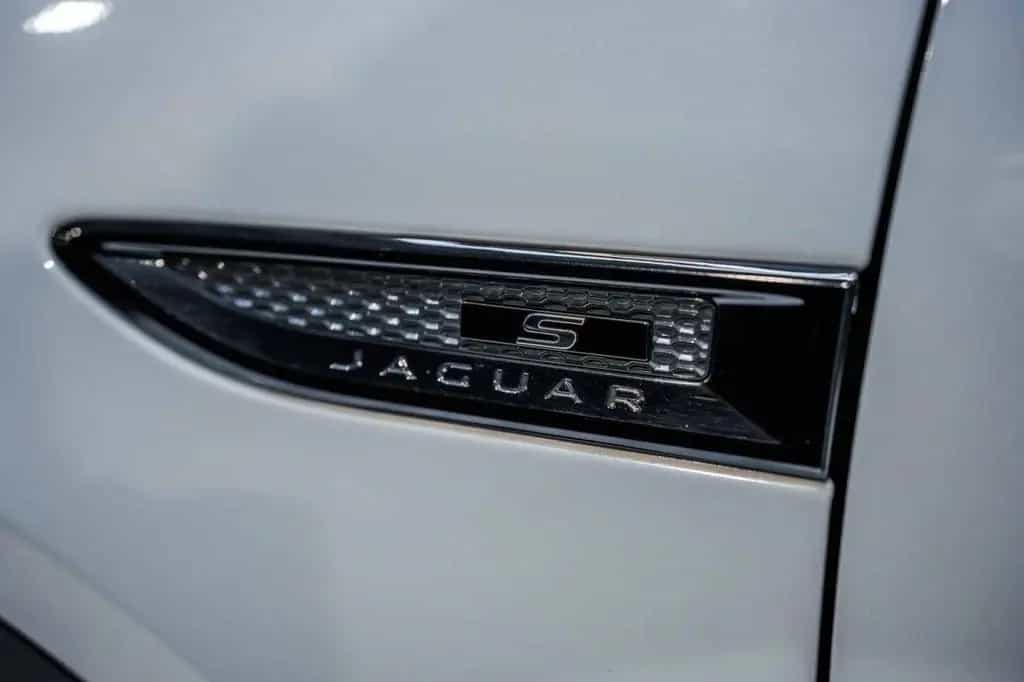 Jaguar E-Pace 2.0 D R-Dynamic S AWD Autom. NAVI LED RFK 02/2021-photo-10
