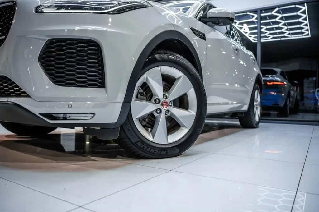 Jaguar E-Pace 2.0 D R-Dynamic S AWD Autom. NAVI LED RFK 02/2021-photo-2