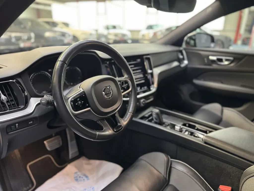 Volvo V60 R Design*3JGarantie*AppleCarPlay*360Grad* 03/2021-photo-13