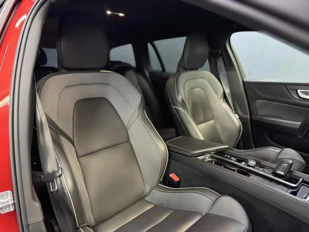 Volvo V60 R Design*3JGarantie*AppleCarPlay*360Grad* 03/2021-photo-15