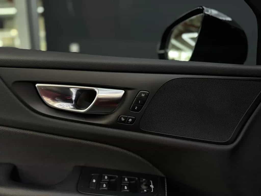 Volvo V60 R Design*3JGarantie*AppleCarPlay*360Grad* 03/2021-photo-26