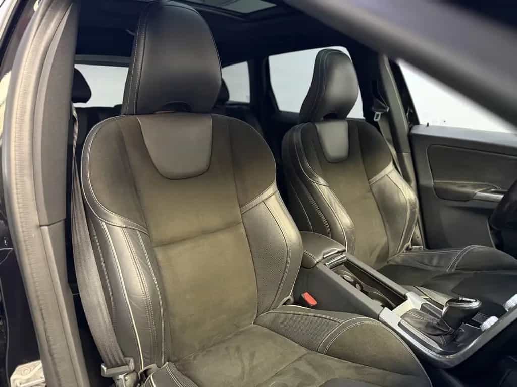Volvo XC60 R-Design AWD|PANORAMA|3J.Garantie|ACC|LED| 12/2015-photo-17