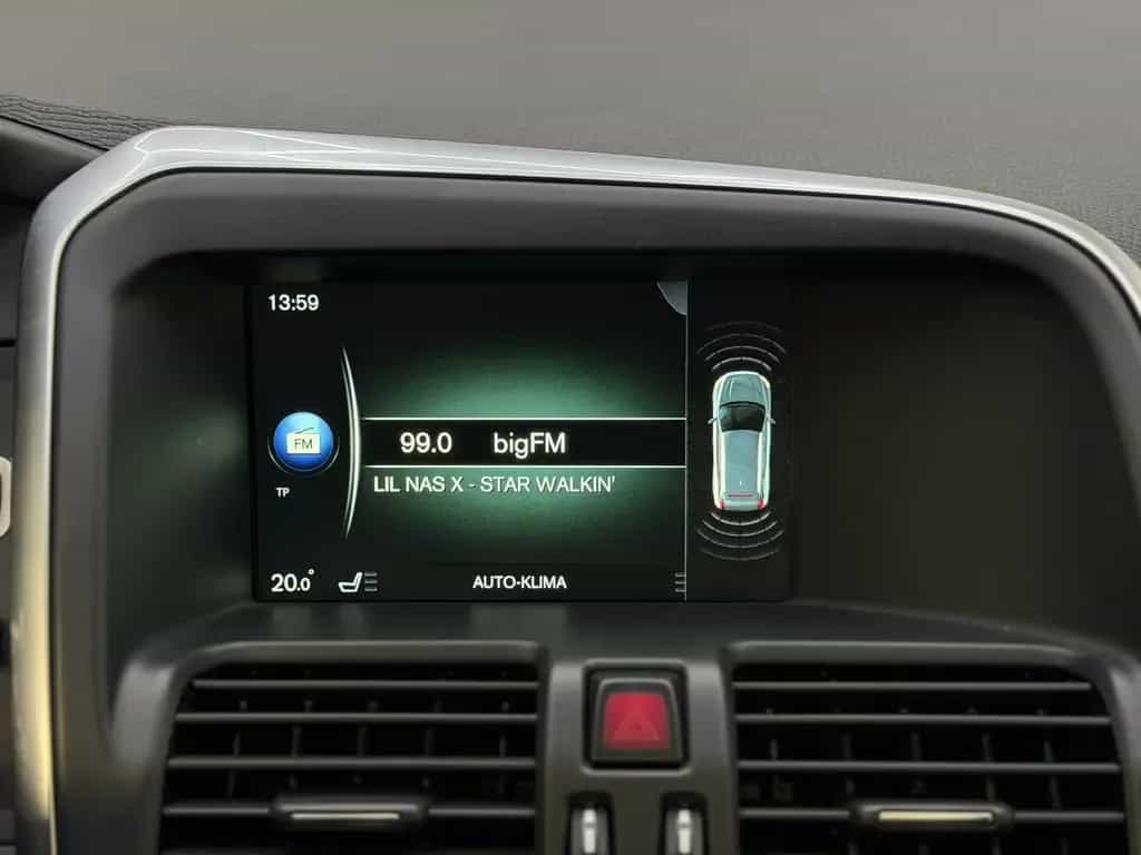 Volvo XC60 R-Design AWD|PANORAMA|3J.Garantie|ACC|LED| 12/2015-photo-20