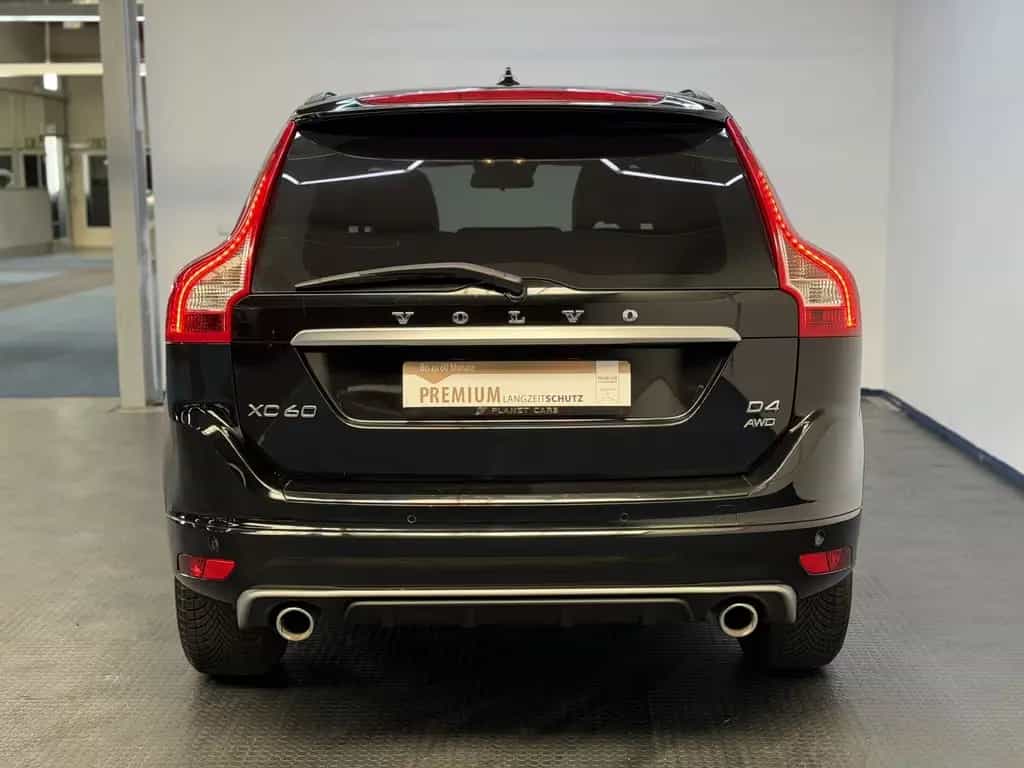 Volvo XC60 R-Design AWD|PANORAMA|3J.Garantie|ACC|LED| 12/2015-photo-3