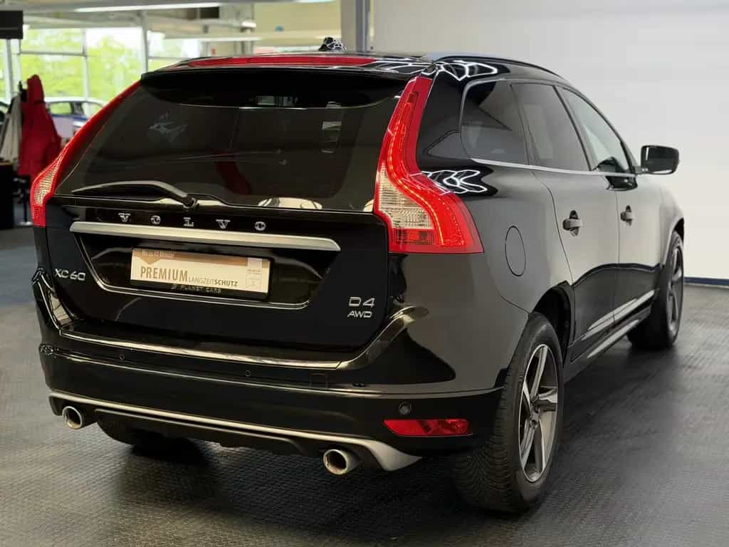 Volvo XC60 R-Design AWD|PANORAMA|3J.Garantie|ACC|LED| 12/2015-photo-5