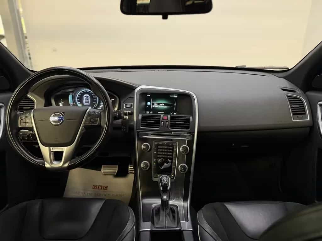 Volvo XC60 R-Design AWD|PANORAMA|3J.Garantie|ACC|LED| 12/2015-photo-9