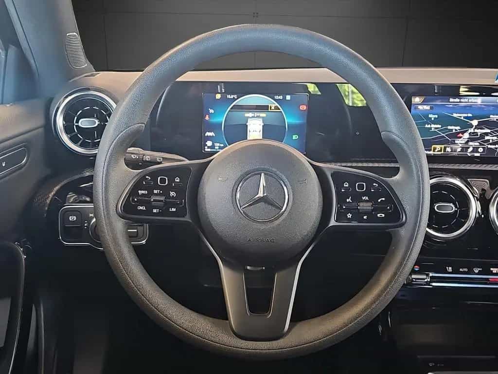 Mercedes-Benz A 200 *Garantie*TÜV-Service Neu*S-Heft*Panorama* 10/2018-photo-15