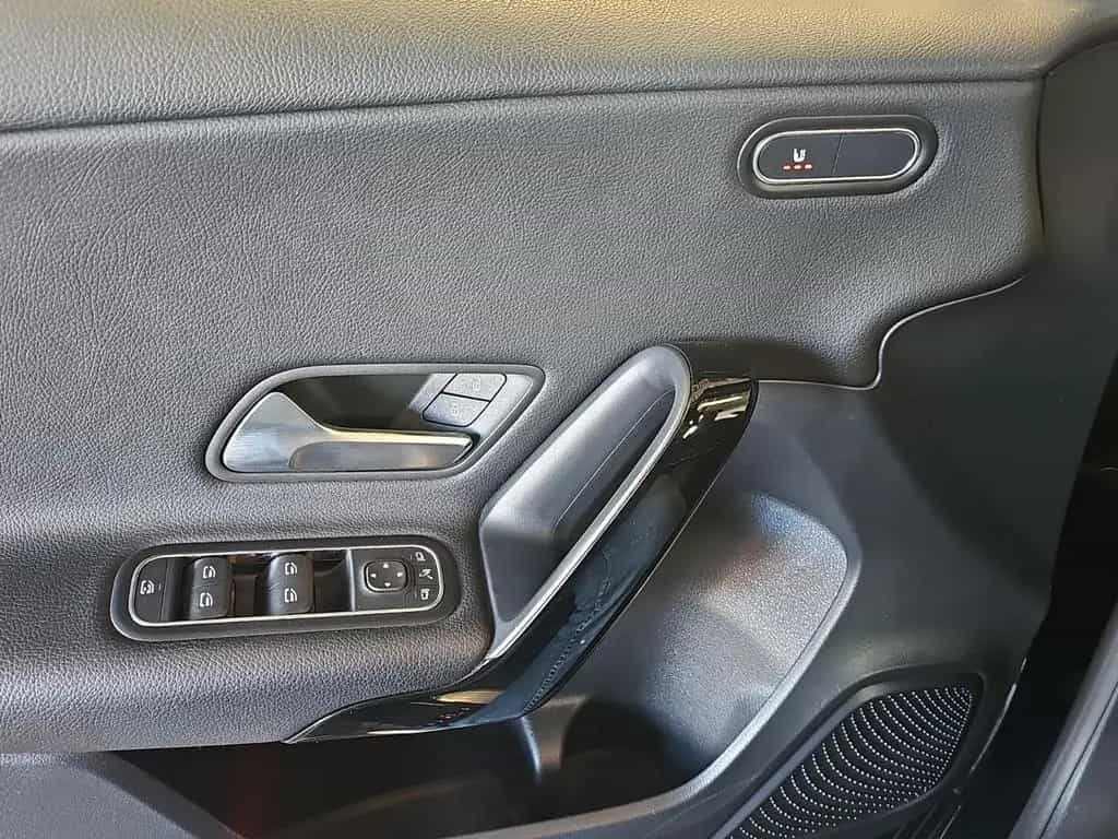 Mercedes-Benz A 200 *Garantie*TÜV-Service Neu*S-Heft*Panorama* 10/2018-photo-25