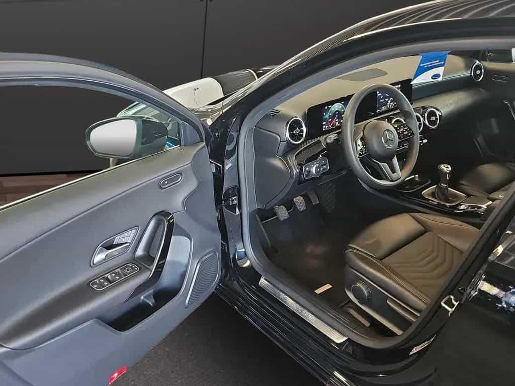Mercedes-Benz A 200 *Garantie*TÜV-Service Neu*S-Heft*Panorama* 10/2018-photo-27