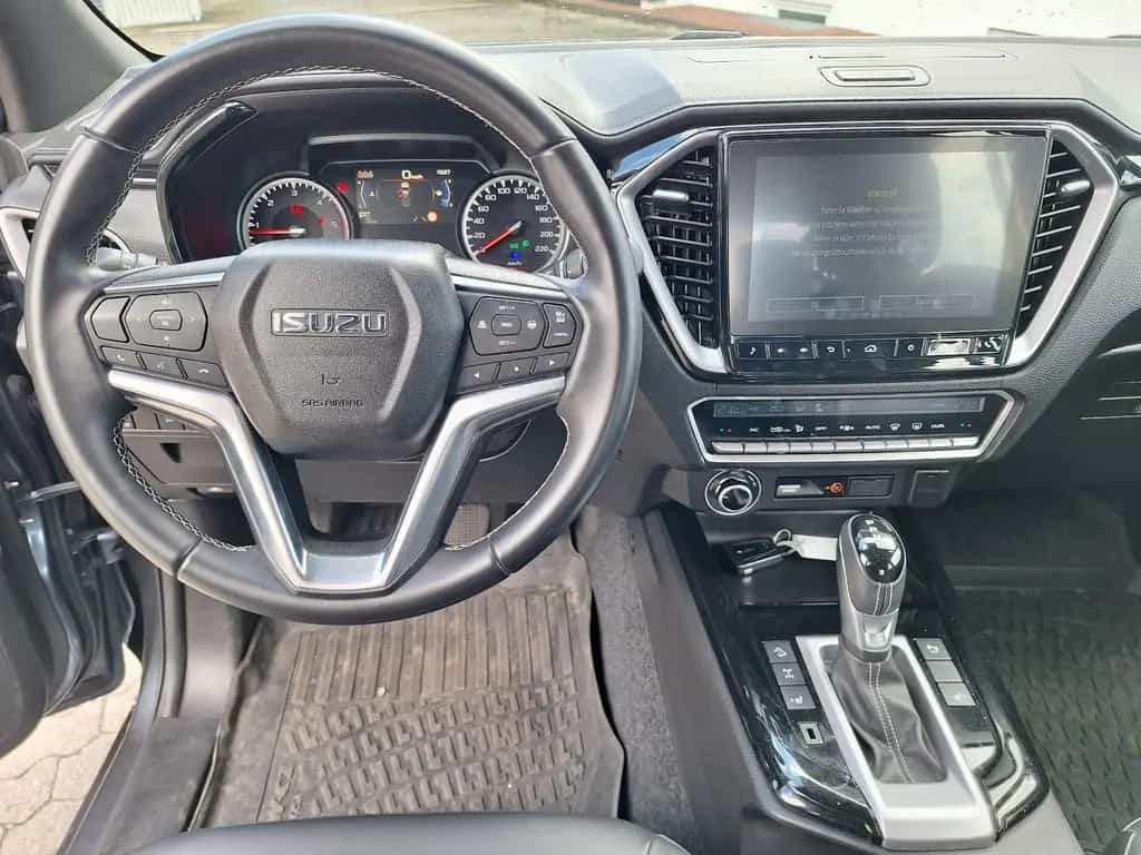 Isuzu D-Max Double Cab 4WD LSE / AHK / Mountain Top 06/2024-photo-9