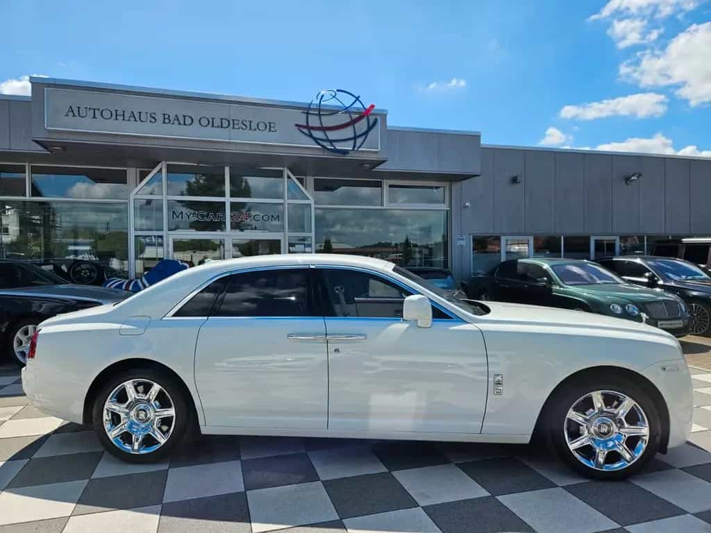 Rolls-Royce Ghost Family +Executive-Aussattung 05/2011-photo-1