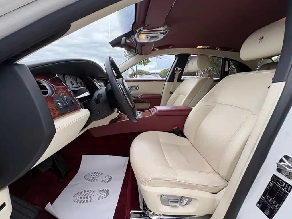 Rolls-Royce Ghost Family +Executive-Aussattung 05/2011-photo-15