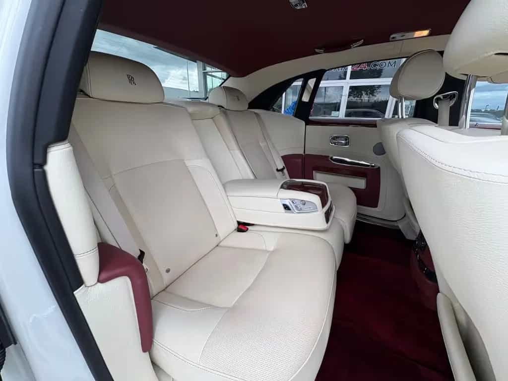 Rolls-Royce Ghost Family +Executive-Aussattung 05/2011-photo-18
