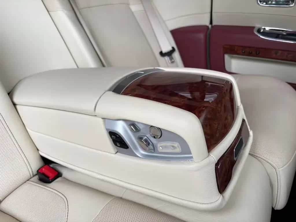 Rolls-Royce Ghost Family +Executive-Aussattung 05/2011-photo-19