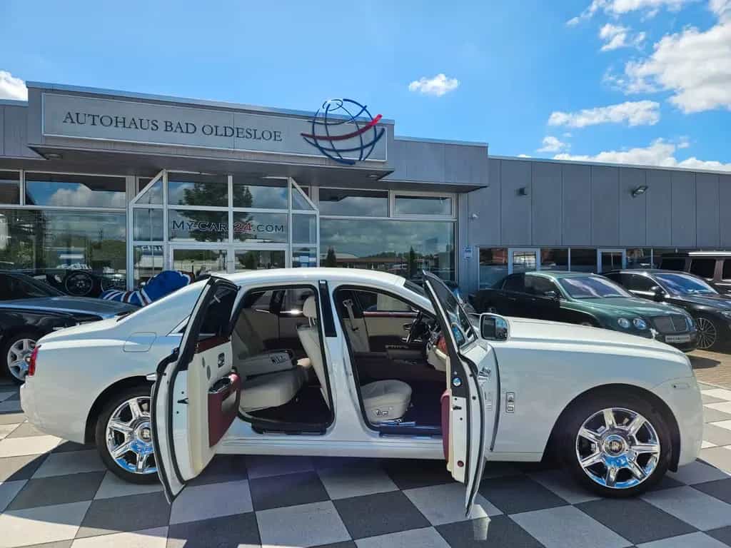Rolls-Royce Ghost Family +Executive-Aussattung 05/2011-photo-3