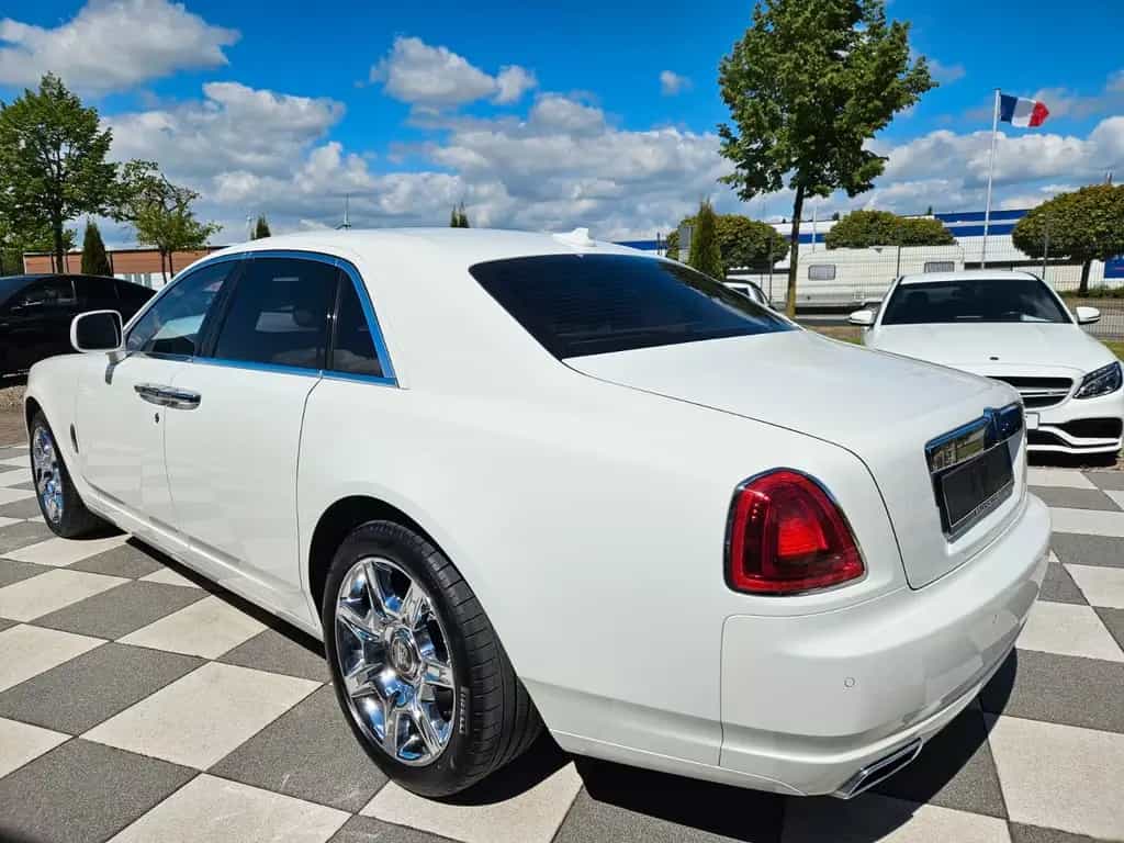 Rolls-Royce Ghost Family +Executive-Aussattung 05/2011-photo-8