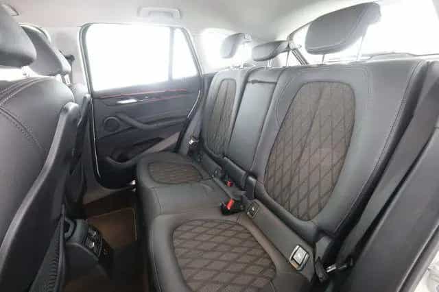 BMW X1 X1 xDrive18d xLine Plus 08/2021-photo-2