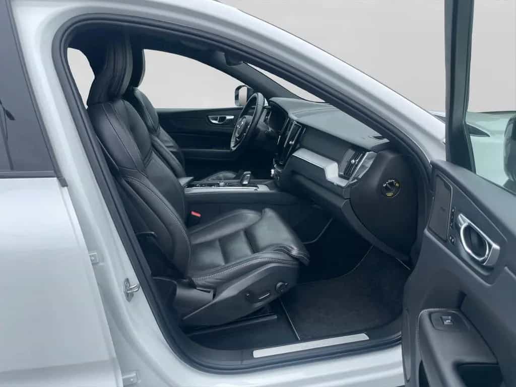 Volvo XC60 B5 D AWD R Design/Panora/AHK/Memory/Head-Up 12/2019-photo-11