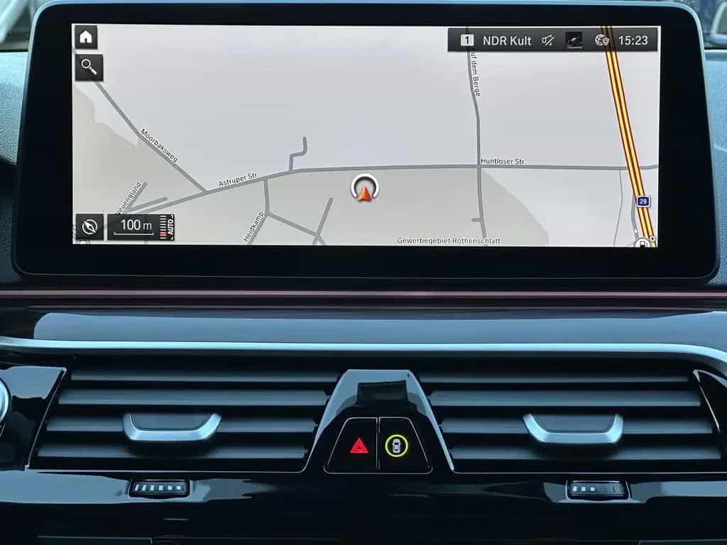 BMW 530 i Touring xDrive M-Sport NAV+LED+AHK+HUD+H&K 11/2022-photo-14