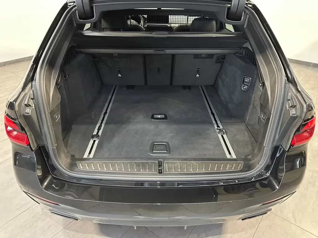 BMW 530 i Touring xDrive M-Sport NAV+LED+AHK+HUD+H&K 11/2022-photo-5