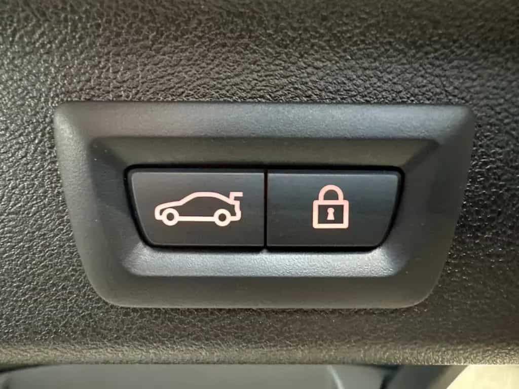BMW 530 i Touring xDrive M-Sport NAV+LED+AHK+HUD+H&K 11/2022-photo-6