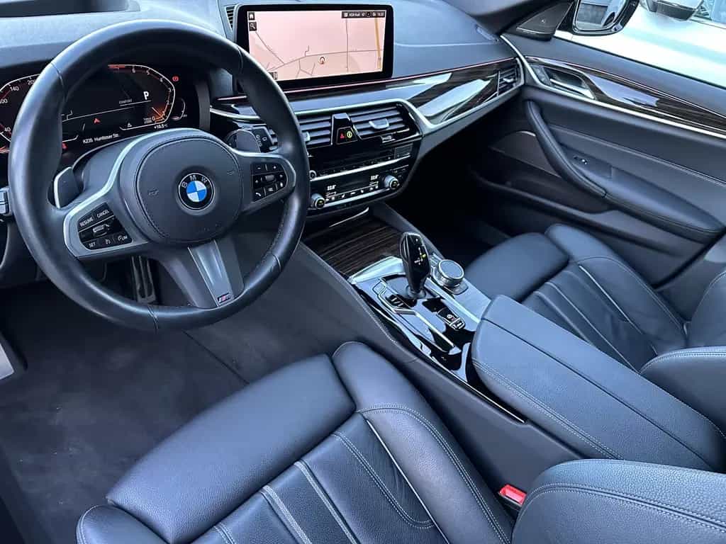 BMW 530 i Touring xDrive M-Sport NAV+LED+AHK+HUD+H&K 11/2022-photo-8