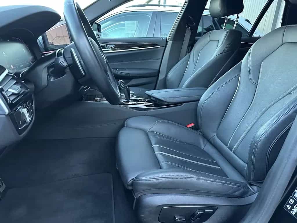BMW 530 i Touring xDrive M-Sport NAV+LED+AHK+HUD+H&K 11/2022-photo-9