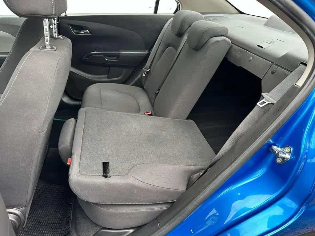 Chevrolet Aveo Lim. LT+ Stufenheck 1,4 Benzin Klima Shzg P 09/2011-photo-11