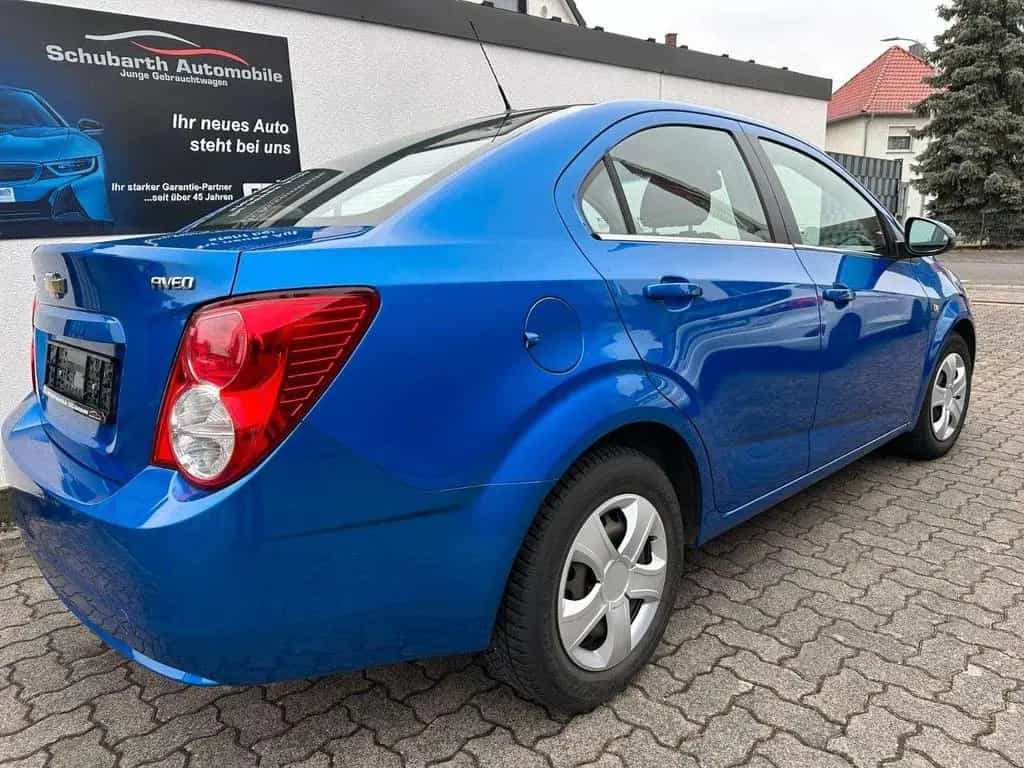 Chevrolet Aveo Lim. LT+ Stufenheck 1,4 Benzin Klima Shzg P 09/2011-photo-2