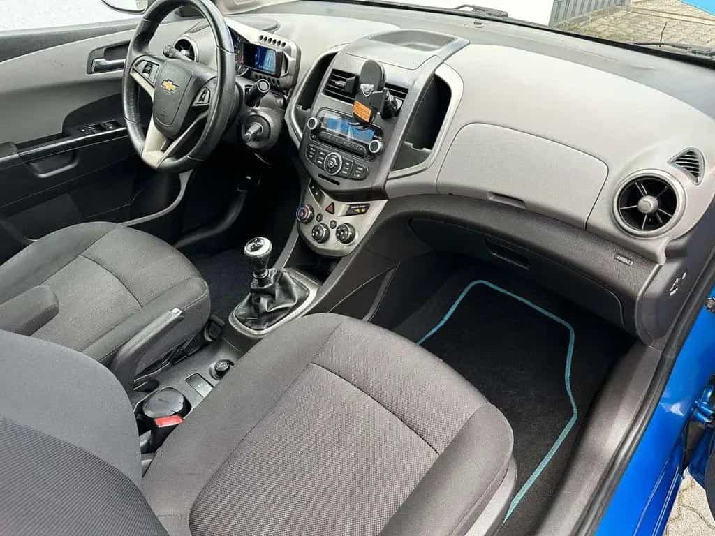 Chevrolet Aveo Lim. LT+ Stufenheck 1,4 Benzin Klima Shzg P 09/2011-photo-3