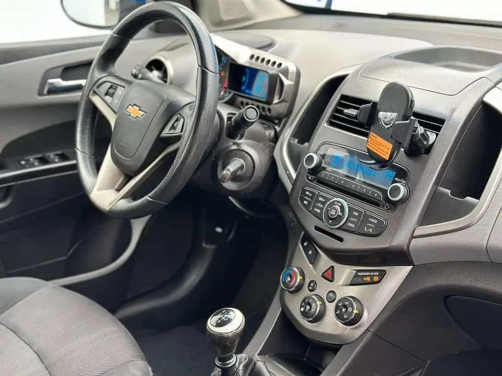 Chevrolet Aveo Lim. LT+ Stufenheck 1,4 Benzin Klima Shzg P 09/2011-photo-5