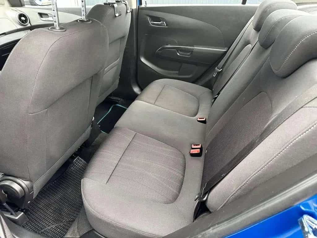 Chevrolet Aveo Lim. LT+ Stufenheck 1,4 Benzin Klima Shzg P 09/2011-photo-9