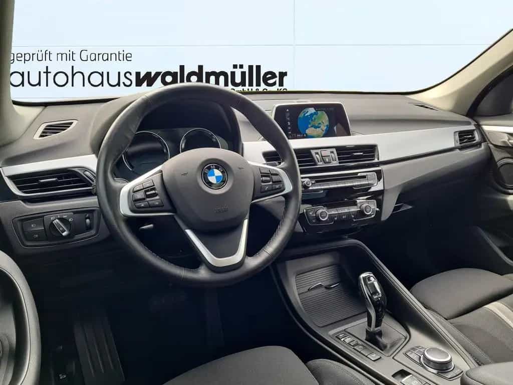 BMW X1 xDrive20d Advantage 07/2018-photo-10