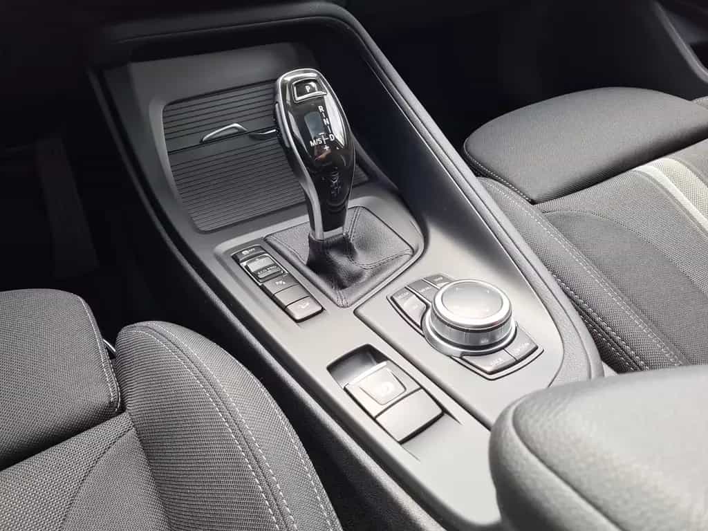 BMW X1 xDrive20d Advantage 07/2018-photo-12