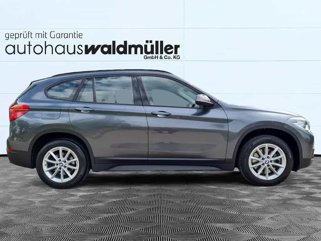 BMW X1 xDrive20d Advantage 07/2018-photo-3