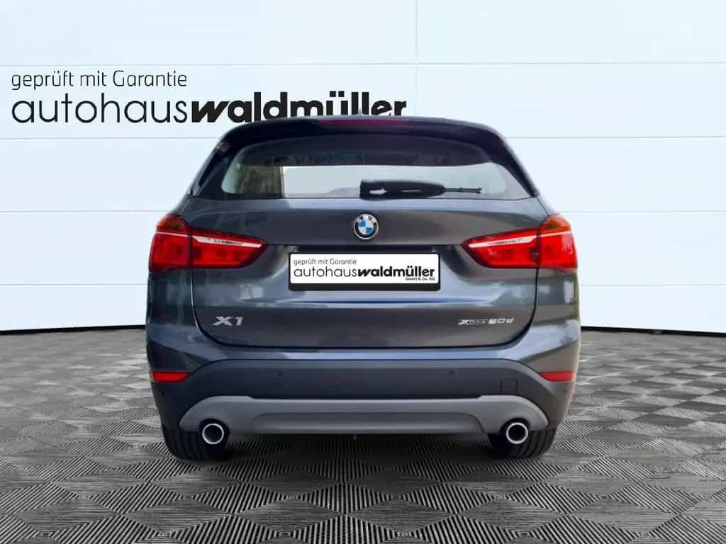 BMW X1 xDrive20d Advantage 07/2018-photo-4