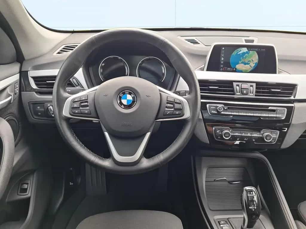 BMW X1 xDrive20d Advantage 07/2018-photo-9