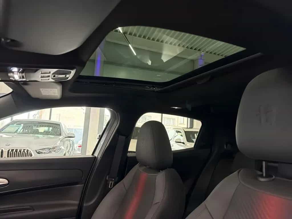 Alfa Romeo Junior Ibrida 1.2 VGT 48V-Hybrid 100 kW Speciale 05/2025-photo-18