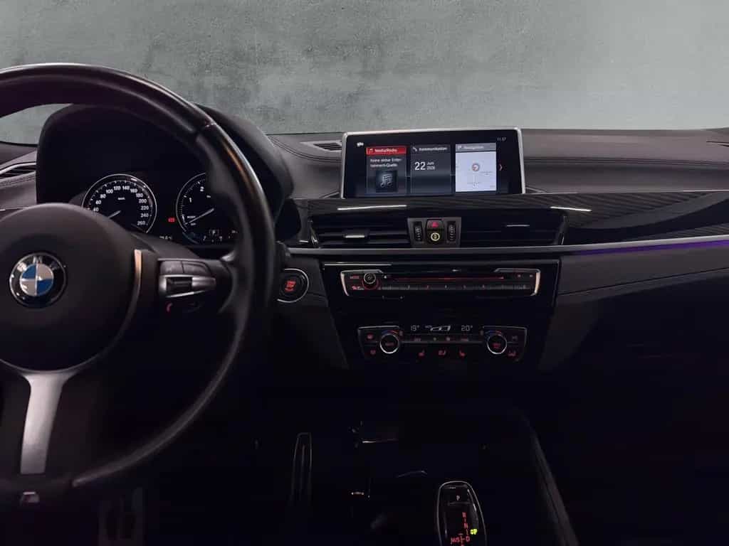 BMW X2 sDrive 18d Sportpaket Navi Soundsystem LED AC 09/2021-photo-16