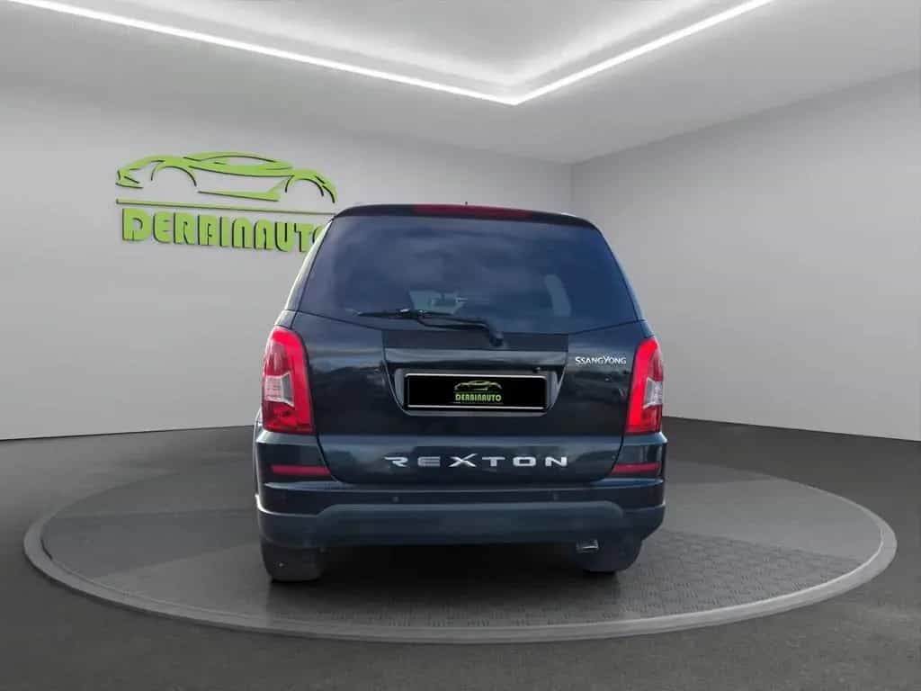 Ssangyong Rexton W 2.0 Xdi 4WD A/T Top 07/2015-photo-4