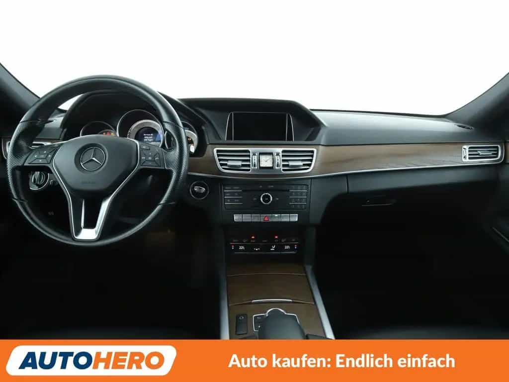 Mercedes-Benz E 200 CGI T BlueEfficiency Avantgarde Aut.*NAV* 01/2016-photo-11