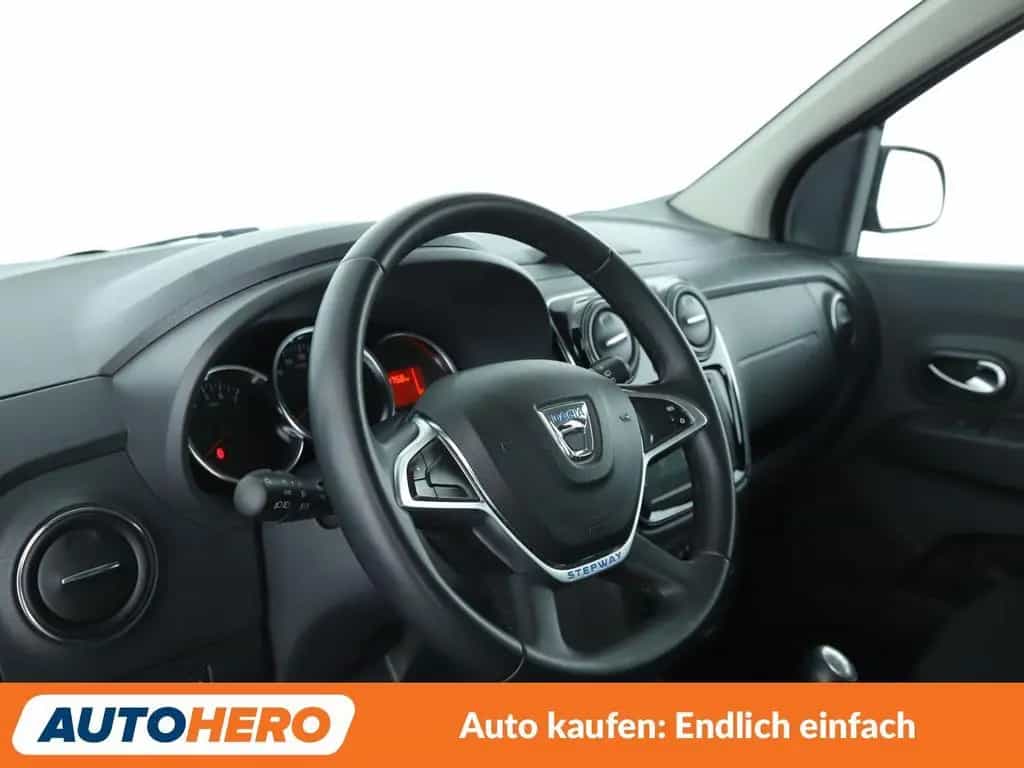 Dacia Lodgy 1.3 TCe Stepway *NAVI*PDC*TEMPO*SHZ*KLIMA* 07/2019-photo-10