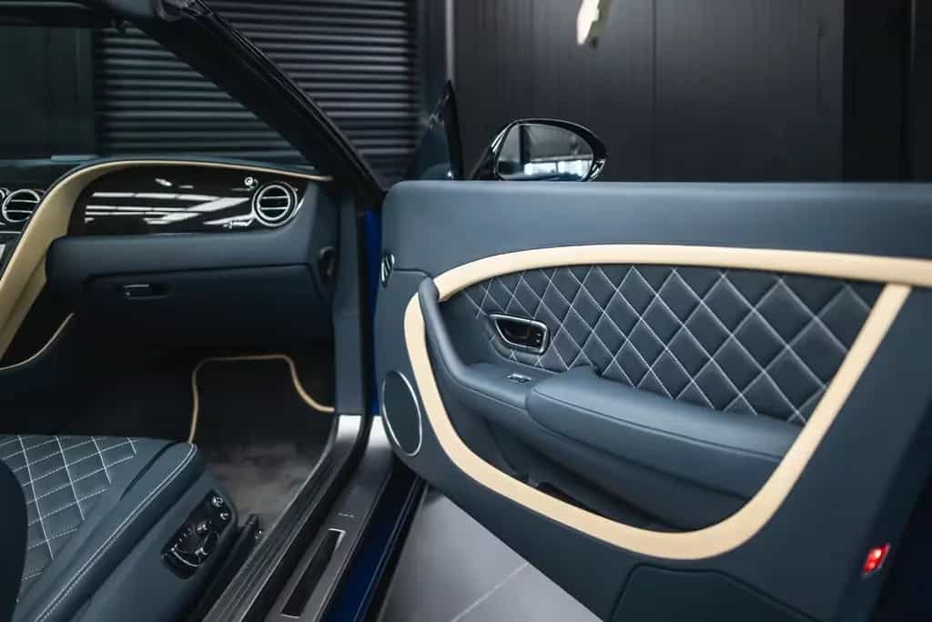 Bentley Continental GTC 01/2017-photo-22