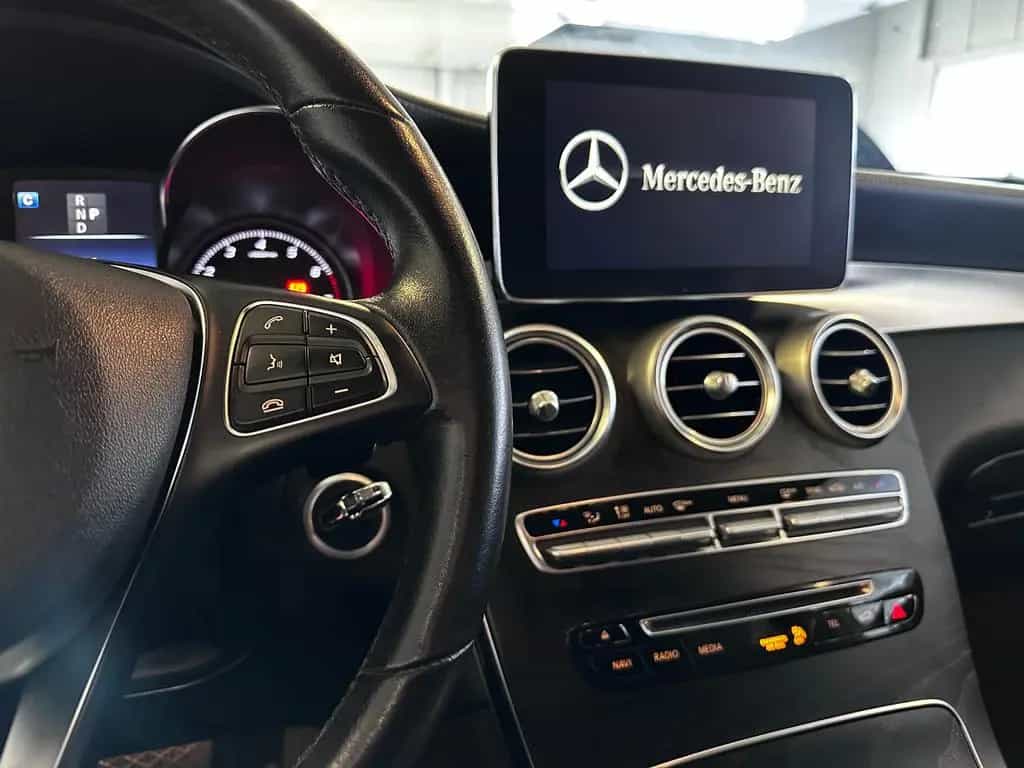 Mercedes-Benz GLC 300 Coupe  4Matic AMG Line  *1.Hd +TMP + LED 02/2019-photo-17