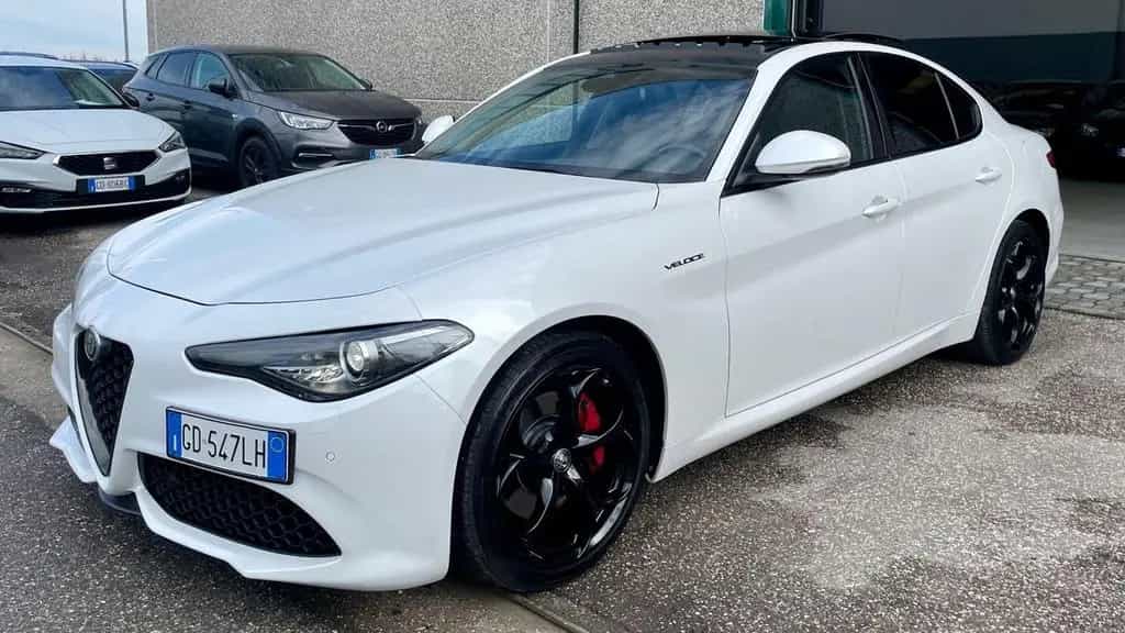 Alfa Romeo Giulia ALFA ROMEO GIULIA 2.2 VELOCE AT8 Q4 210CV - TETT 12/2020-photo-2