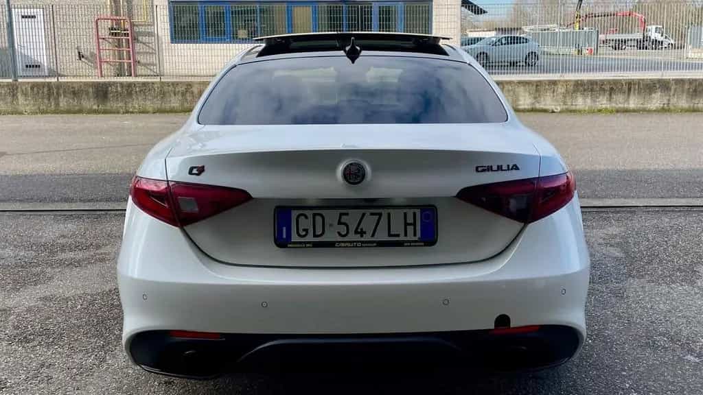 Alfa Romeo Giulia ALFA ROMEO GIULIA 2.2 VELOCE AT8 Q4 210CV - TETT 12/2020-photo-8