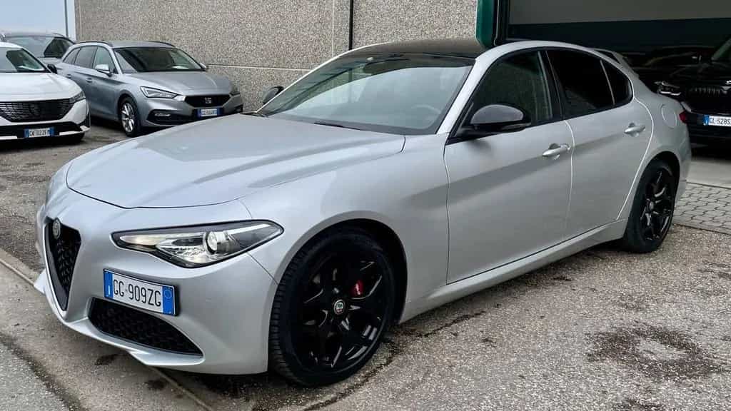 Alfa Romeo Giulia ALFA ROMEO GIULIA 2.2 TURBODIESEL EXECUTIVE 190C 09/2021-photo-2