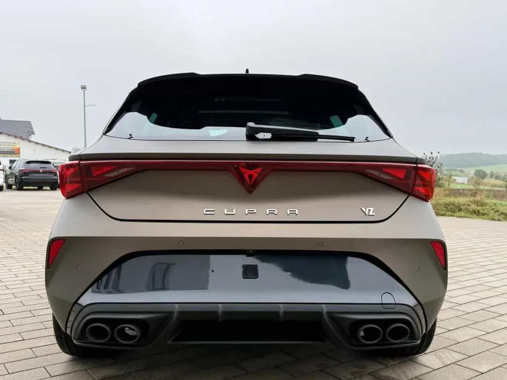 Cupra Leon 2.0 TSI VZ EXTREME+AHK+Century Bronze Matt 05/2026-photo-1